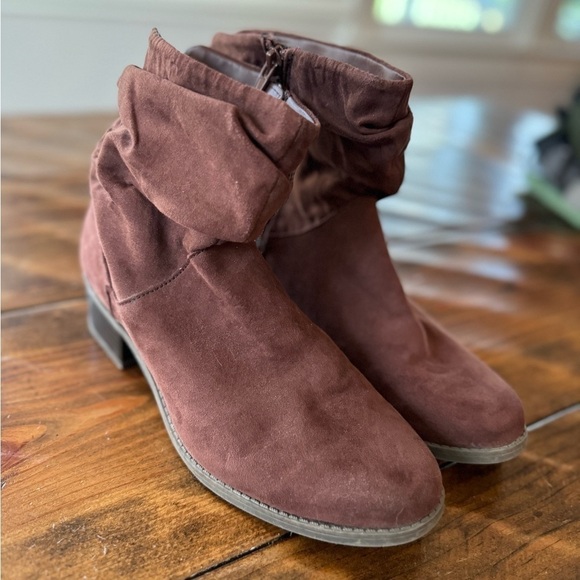 New Directions. Brown Bootie. Slouched look faux suede. Size 8 - Picture 2 of 12